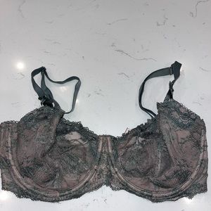 Victoria’s Secret 36 DDD padded push up bra for sale 🤎💚